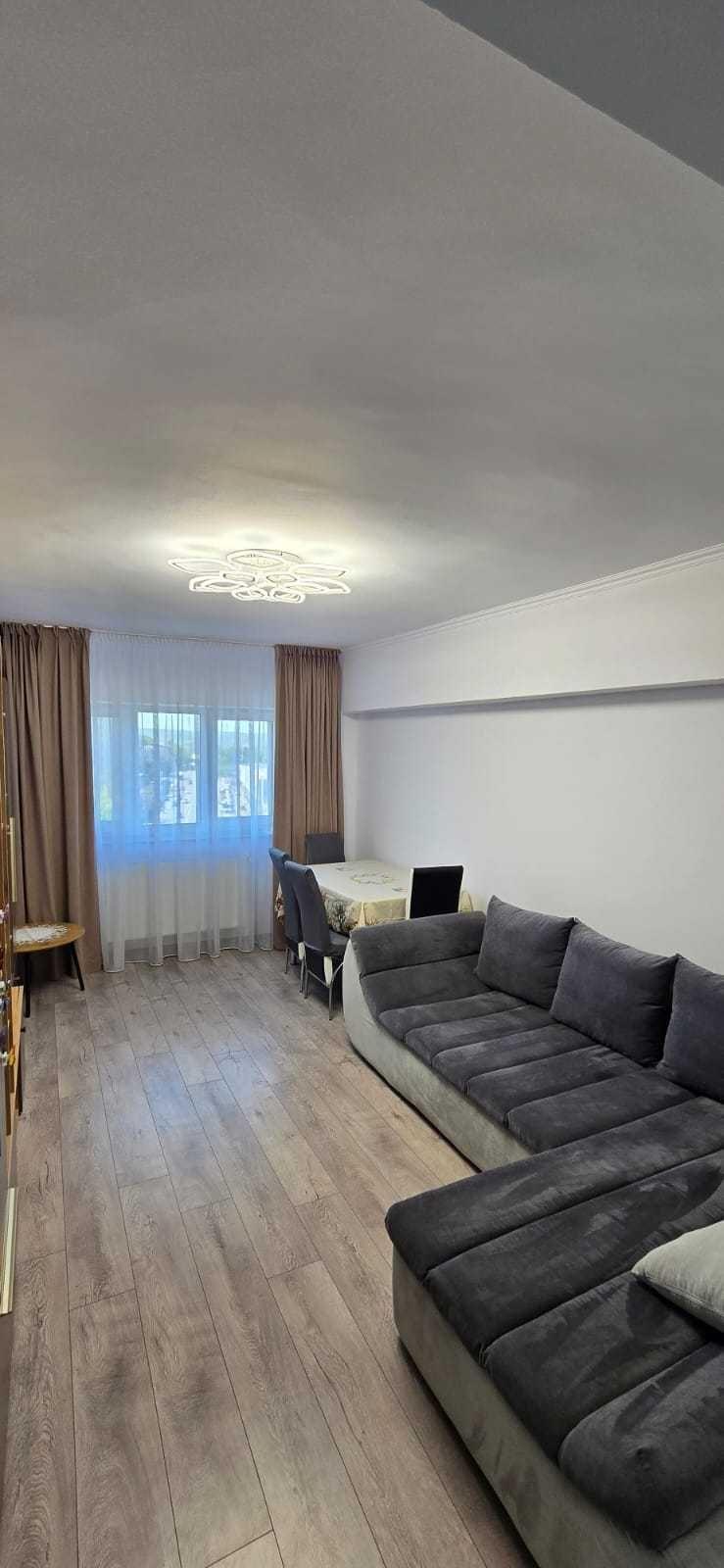 Vand apartament 4 camere