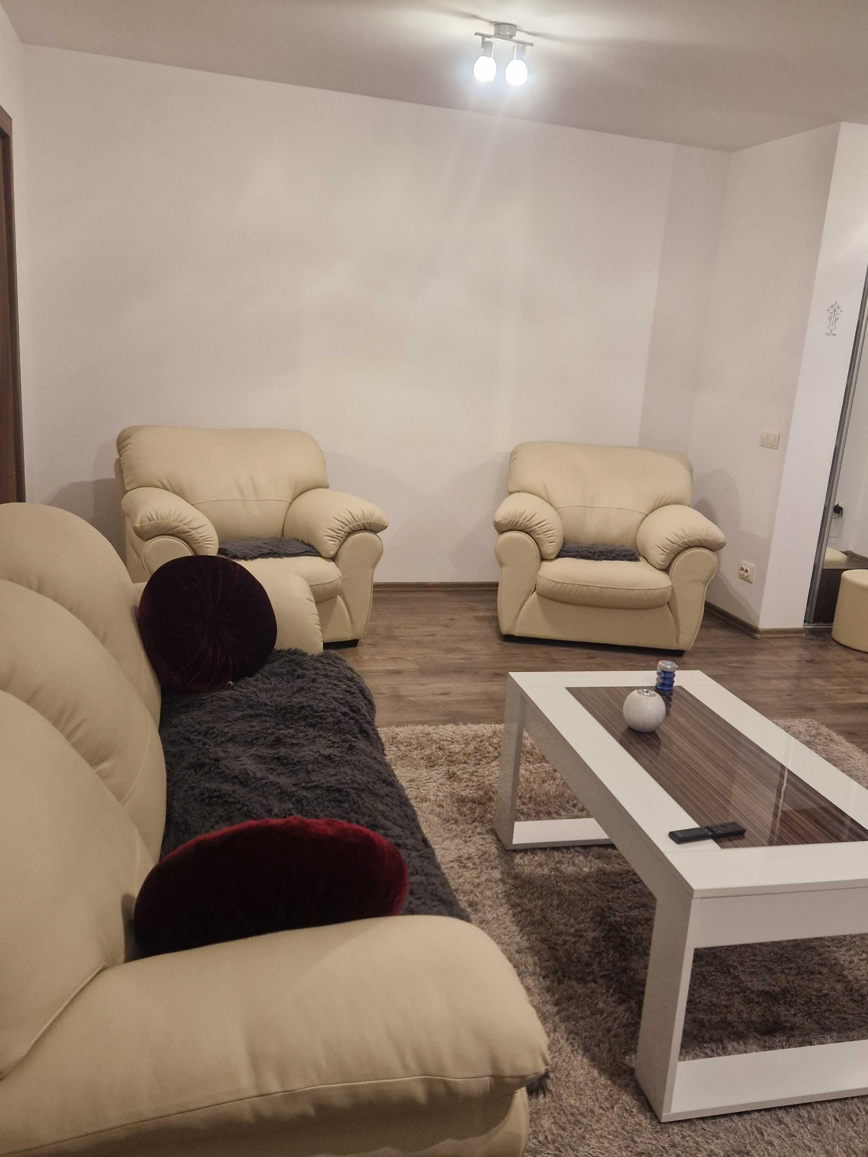 Vand apartament 3 camere