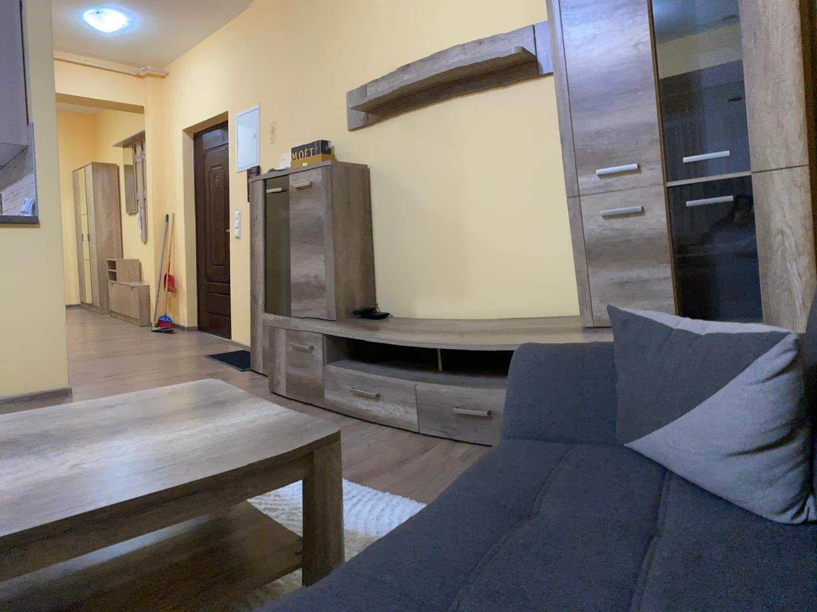 Apartament de inchiriat.