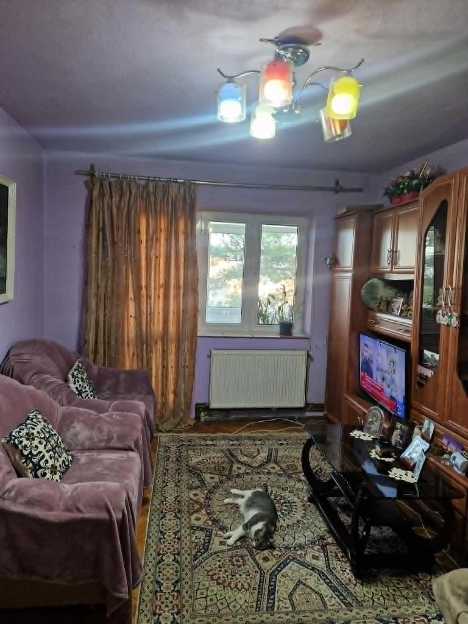 Vand apartament 2 camere semidecomandate Targoviste, confort 1, zona linistita - imagine 1