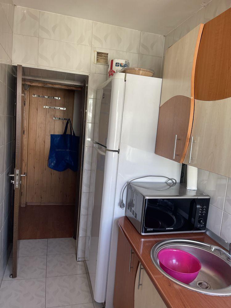 Apartament in Targoviste , zona Vatra  , etaj 3 ,cu doua camere