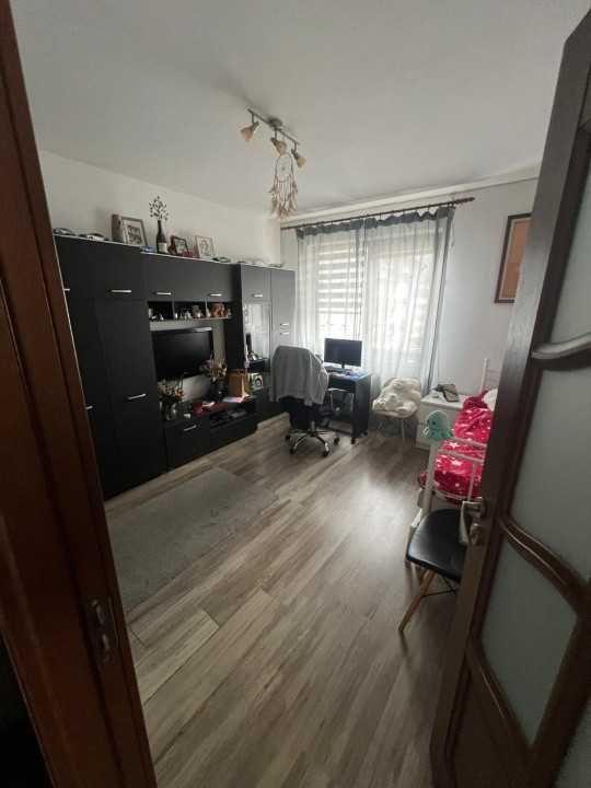 Apartament de vânzare - imagine 1