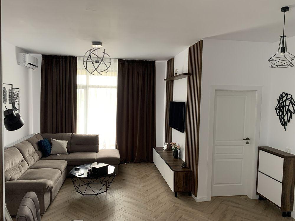 Vand apartament 3 camere mobilat + loc parcare + boxa demisol