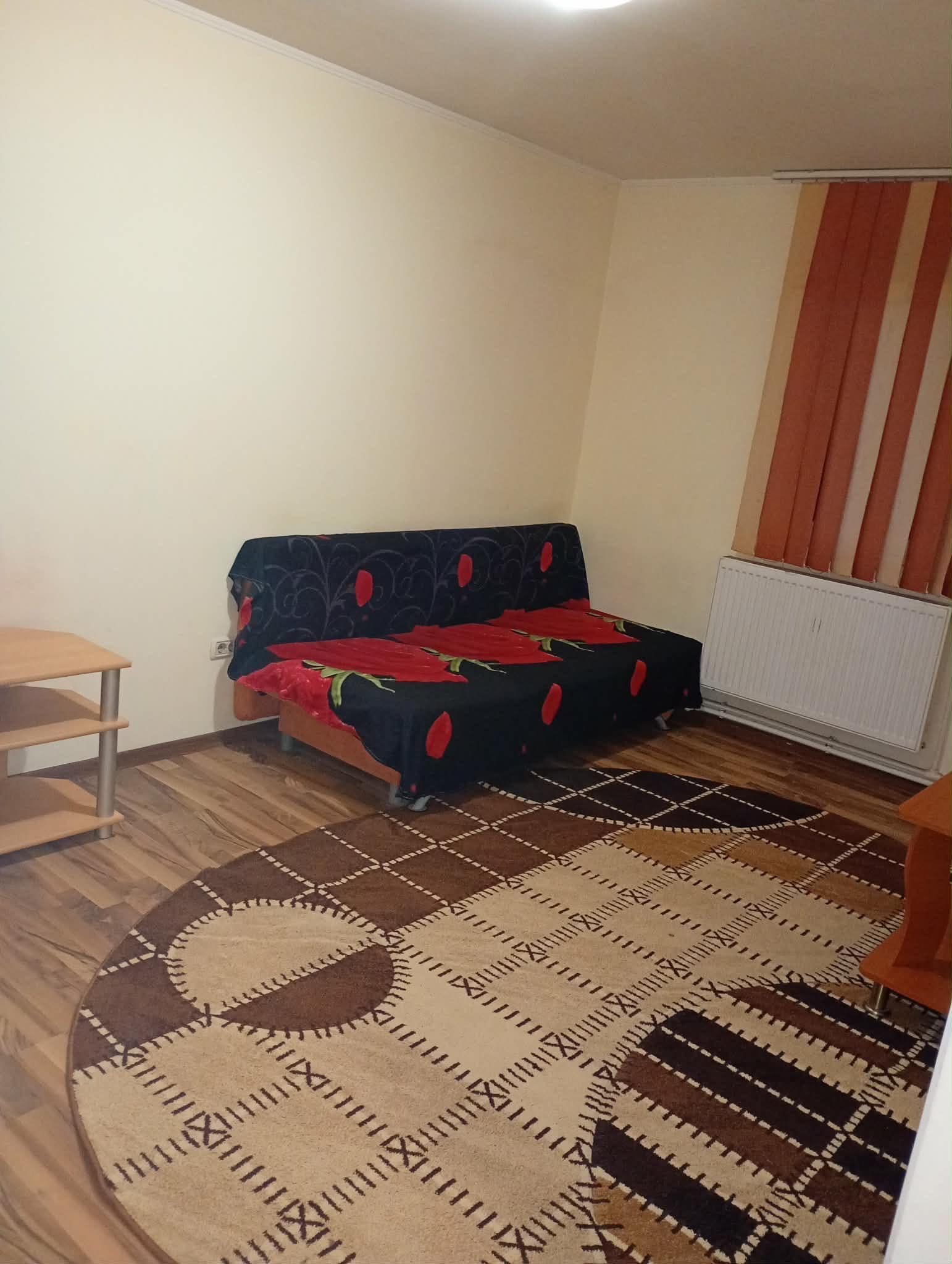 Închiriez garsoniera 25 mp decomandată in bloc de apartamente et.5-5.Zona Inel1.pret 1300ron + o luna garantie