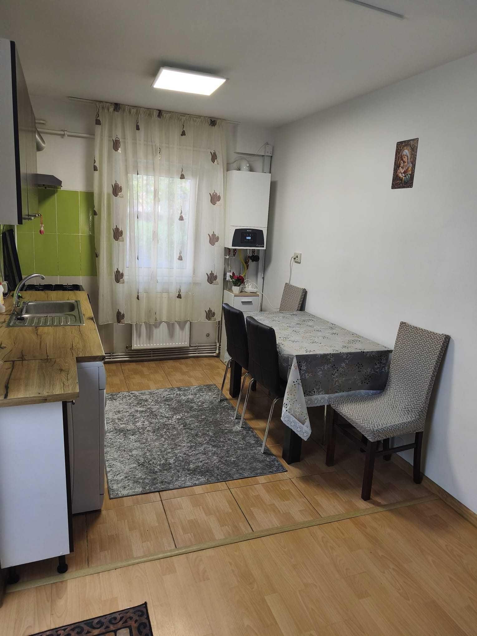 Apartament de închiriat.