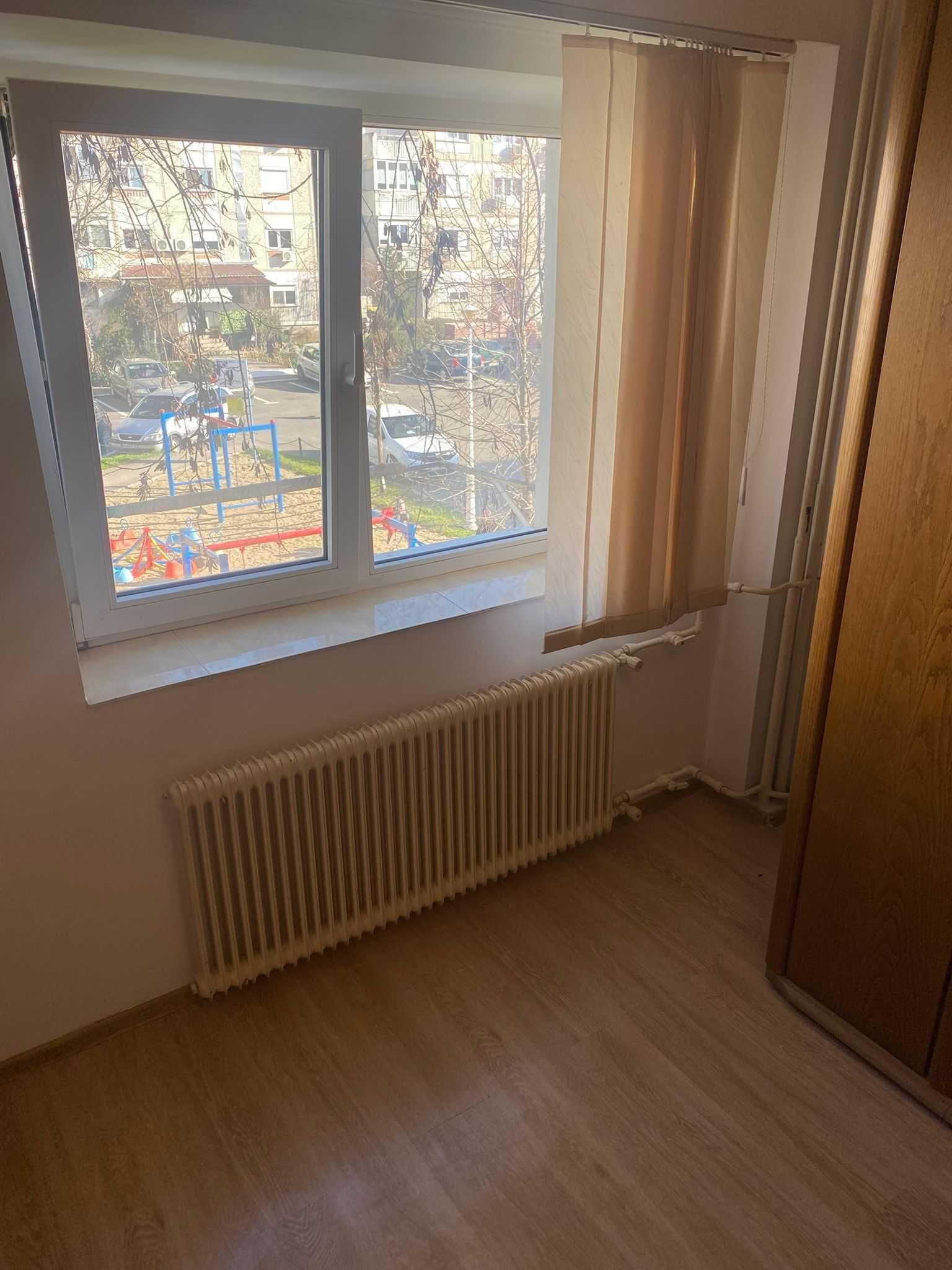 Vand garsonieră utilată