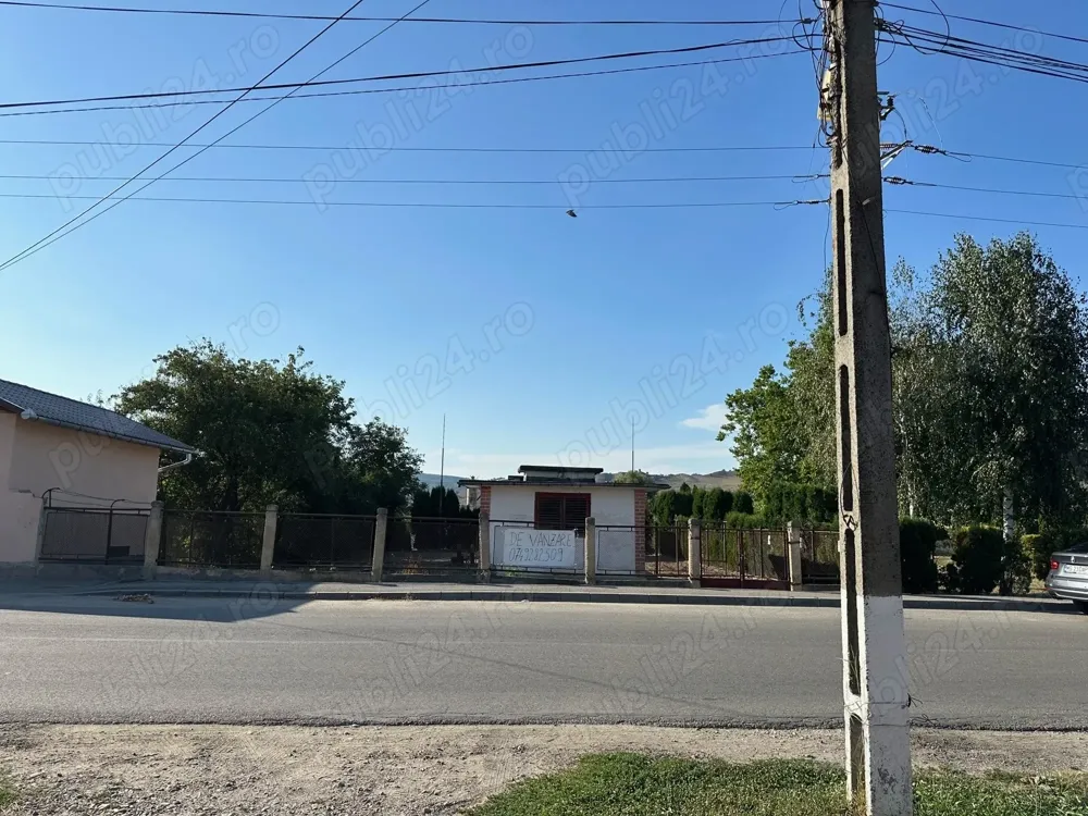Vand teren + cladiri in centrul localitatii Albesti