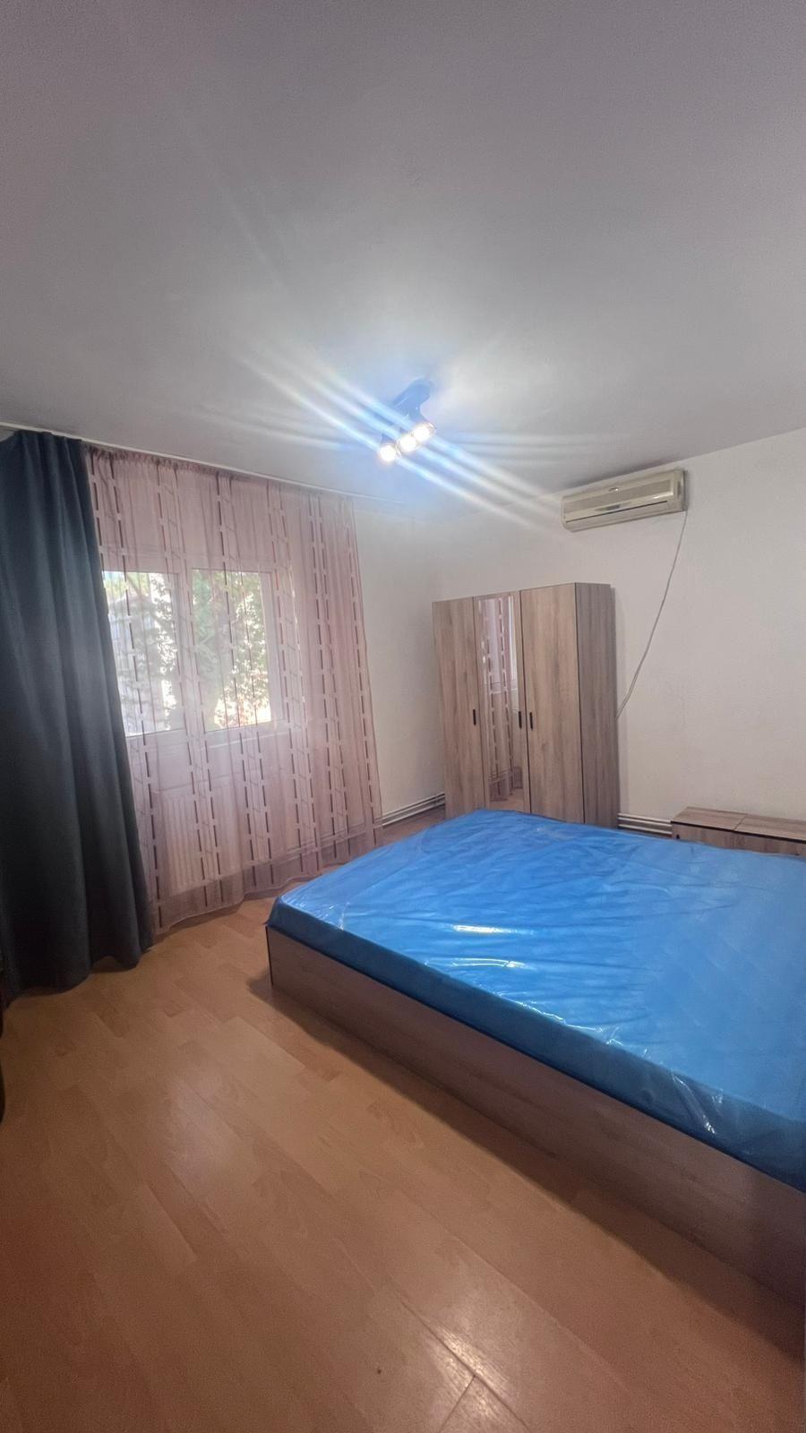 Inchiriez garsoniera decomandata cu centrala  proprie si aer conditionat - imagine 1