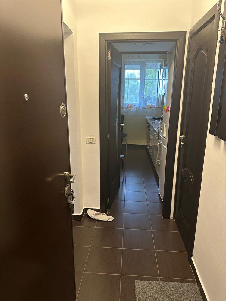 Inchiriez apartament 2 camere Sector 4