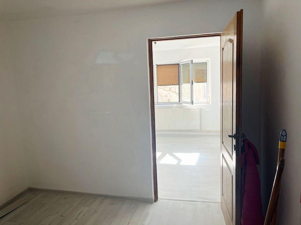 Cameră cămin transformată în APARTAMENT 3 CAMERE – Centrală proprie, B - imagine 1