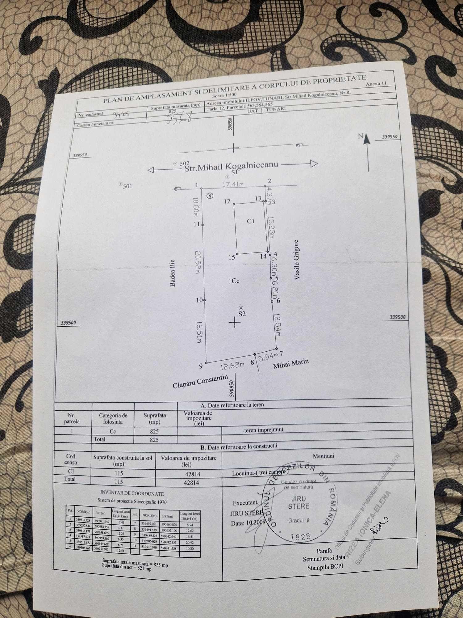Vand casa cu teren de 900 m² Pret negociabil