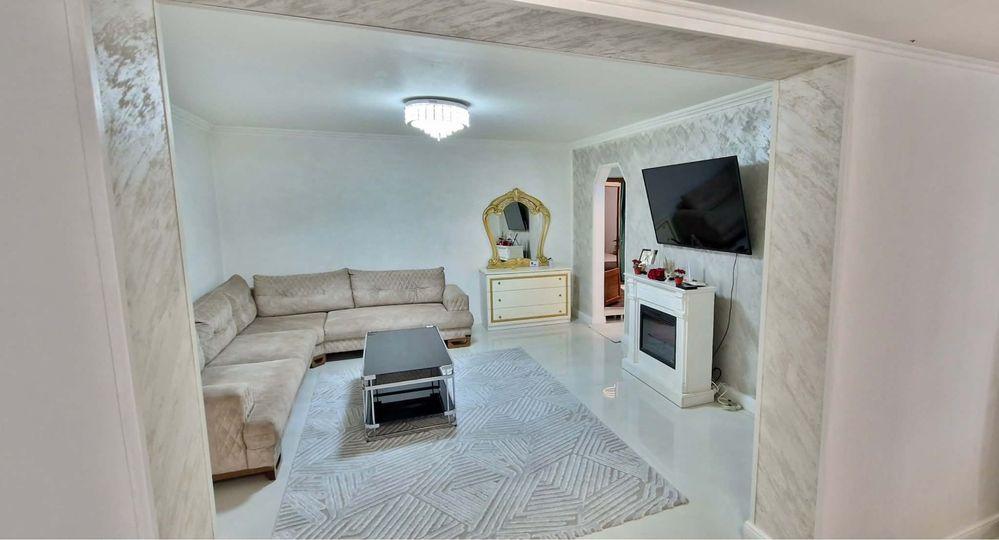 Vand  apartament 3 camere + gradin, complet mobilat si utilat!