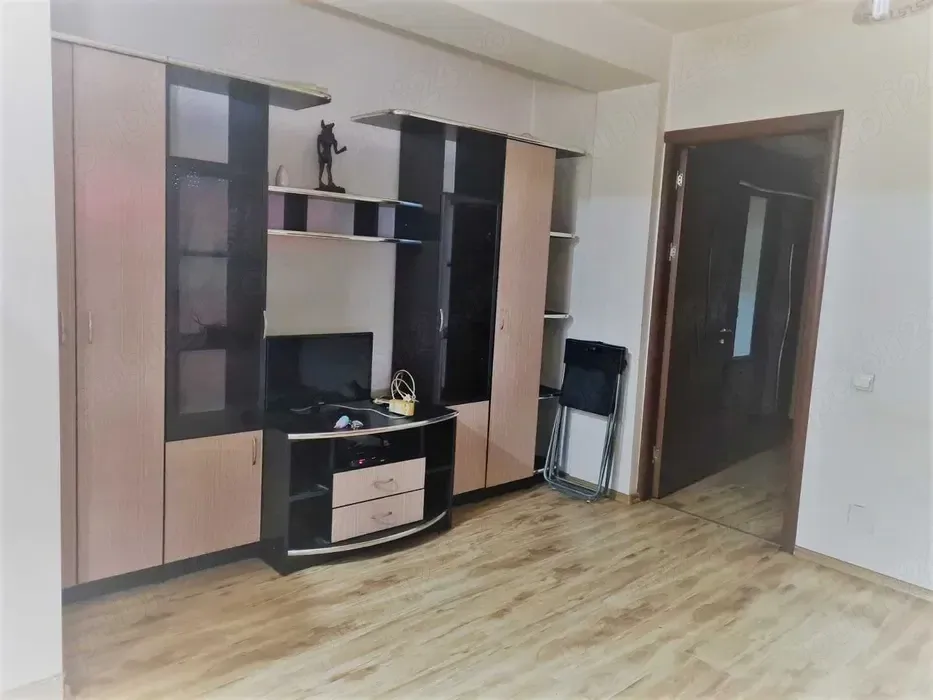2 camere parter inalt, loc parcare inclus