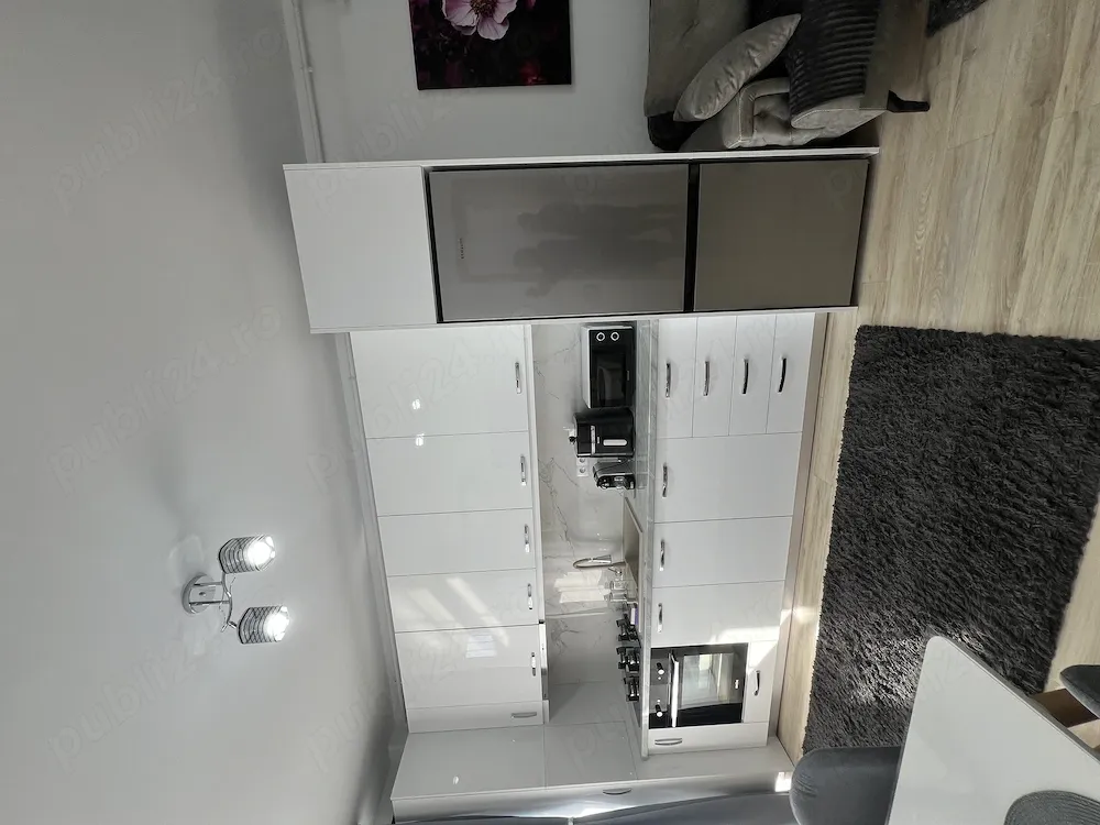 Vând apartament cu 1 dormitor și living - imagine 1