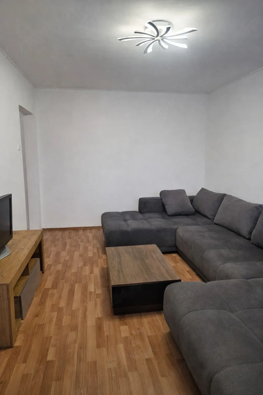 Apartament 3 camere decomandat - imagine 1