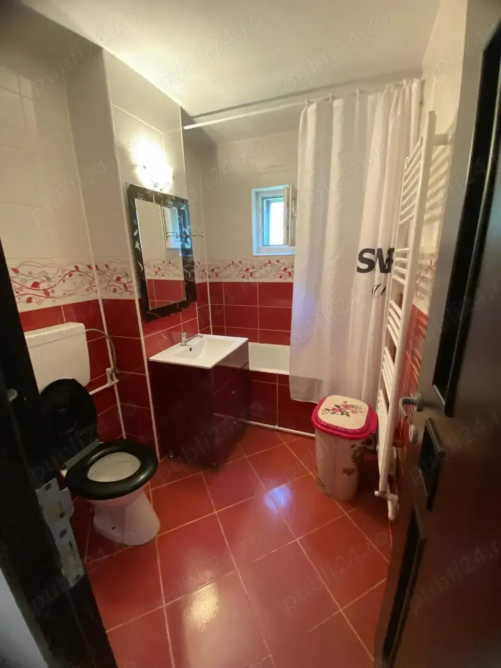 Închiriez apartament - imagine 1