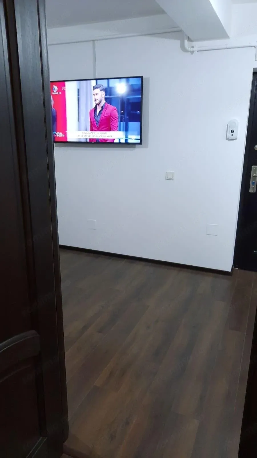 Apartament 2 camere tip studio Brazda - imagine 1