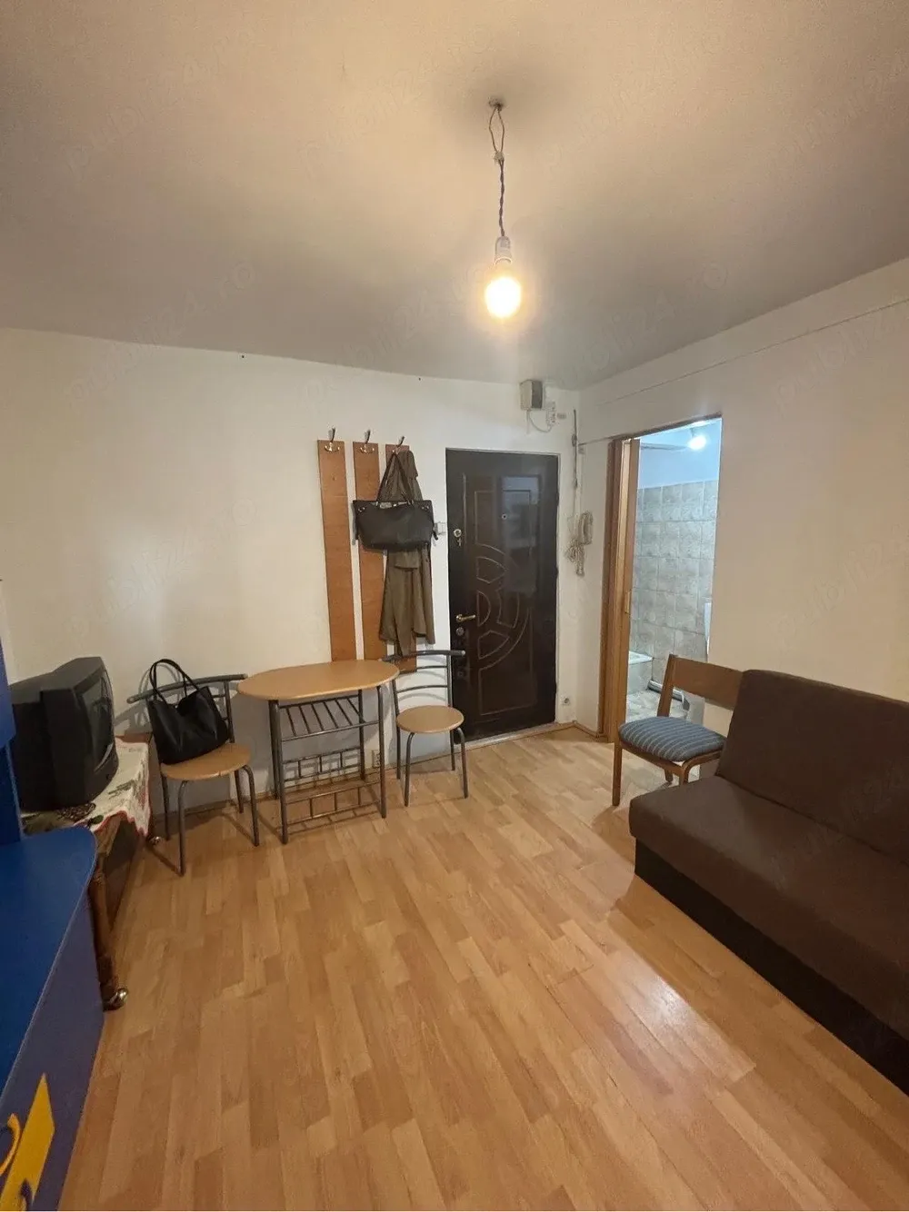 Vând garsoniera situata în cartierul Nufarul - imagine 1