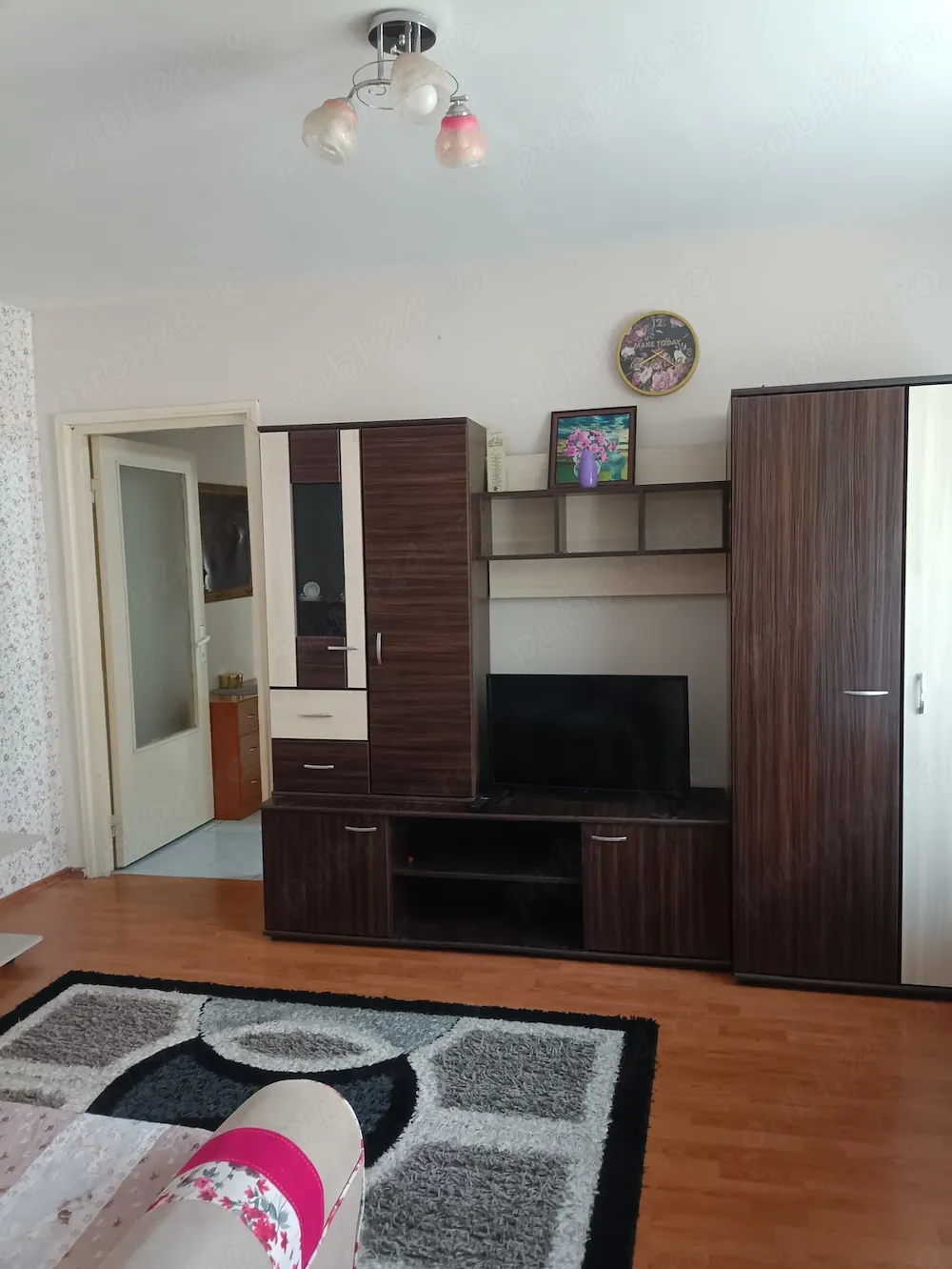 PF Vând apartament cu două camere in Rogerius