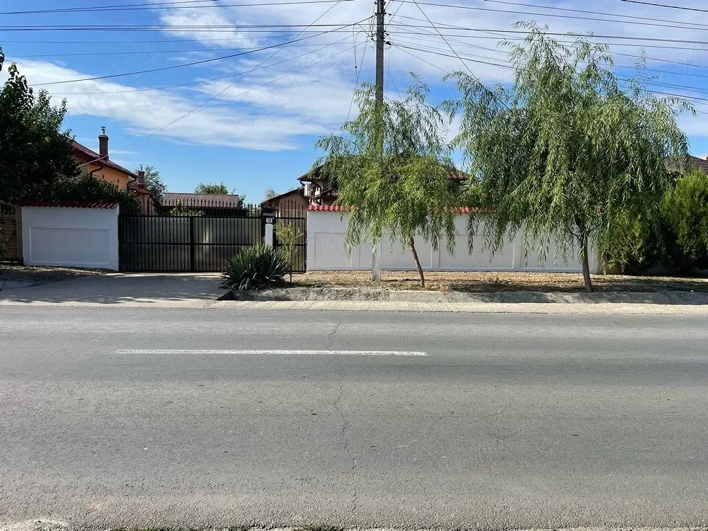 Casa cu teren 2500mp Stradal in zona de sud a Bucurestiului - imagine 1