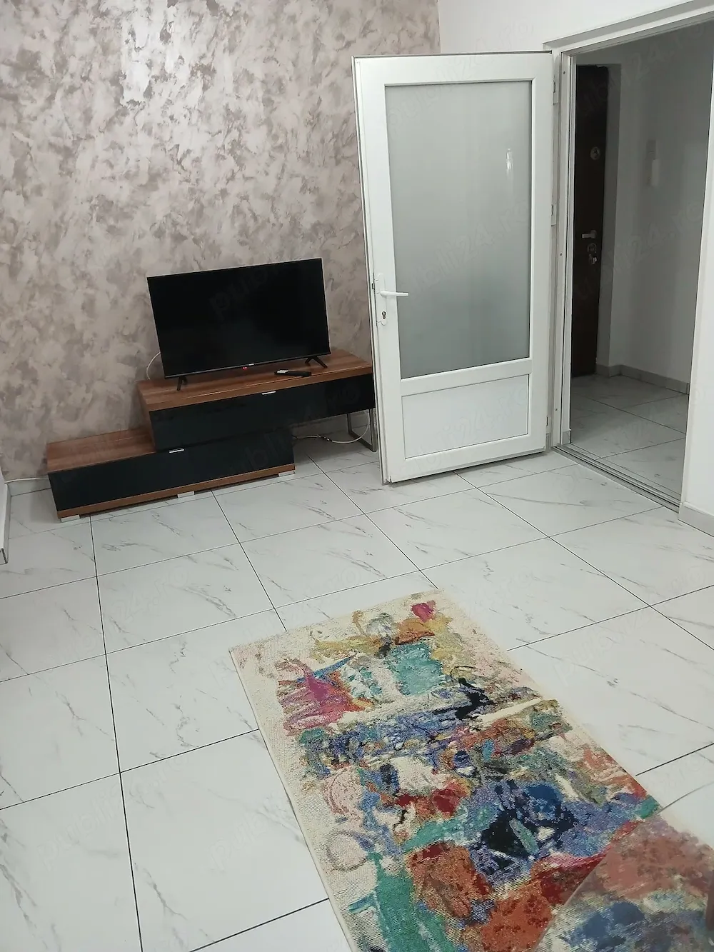 Inchiriez apartament 2 camere Salajan