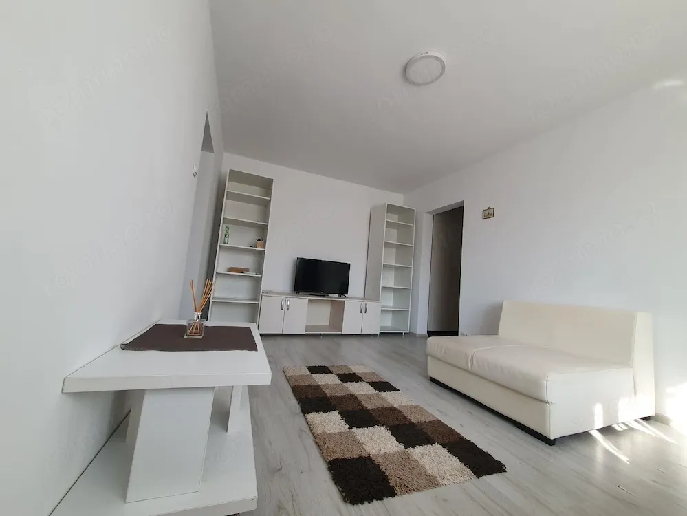 Titan 2  camere proprietar