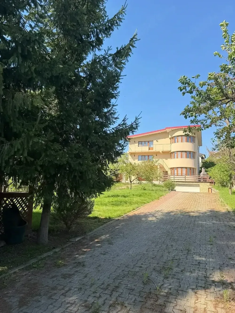 Casa spatioasa pe malul lacului Ezareni zona Valea Adanca - imagine 1