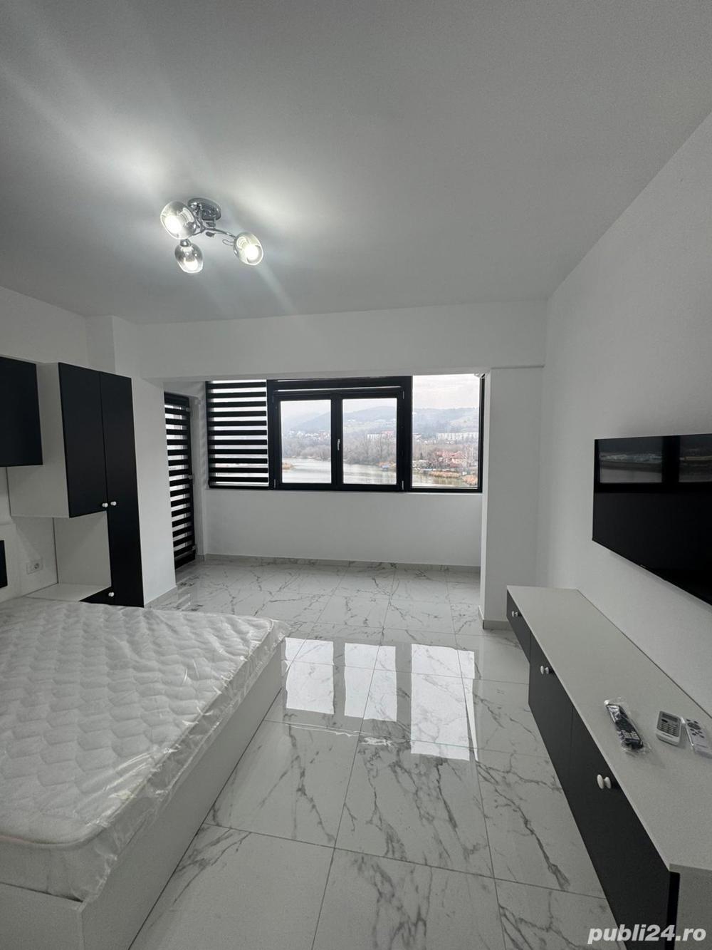 Inchiriez Apartament!