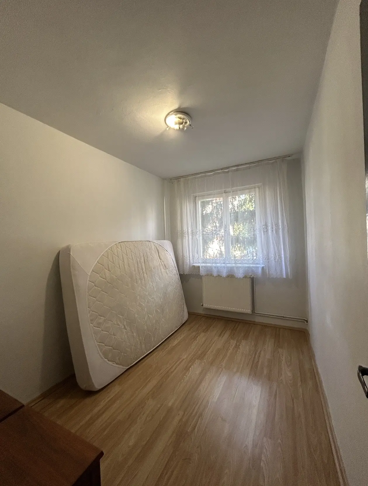 Apartament cu 3 camere de vânzare