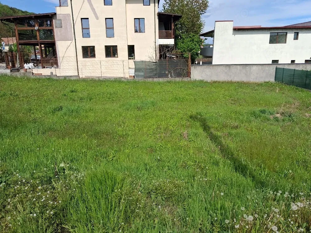 Vand teren in zona Copacelu