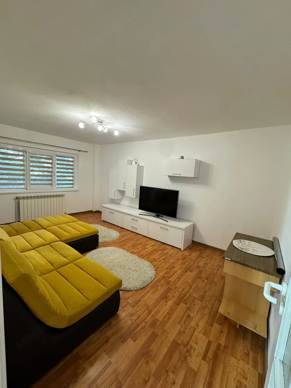 Vand apartament, zona Buzaului, et. 1, suprafață 51 mp, doua camere, decomandat, - imagine 1