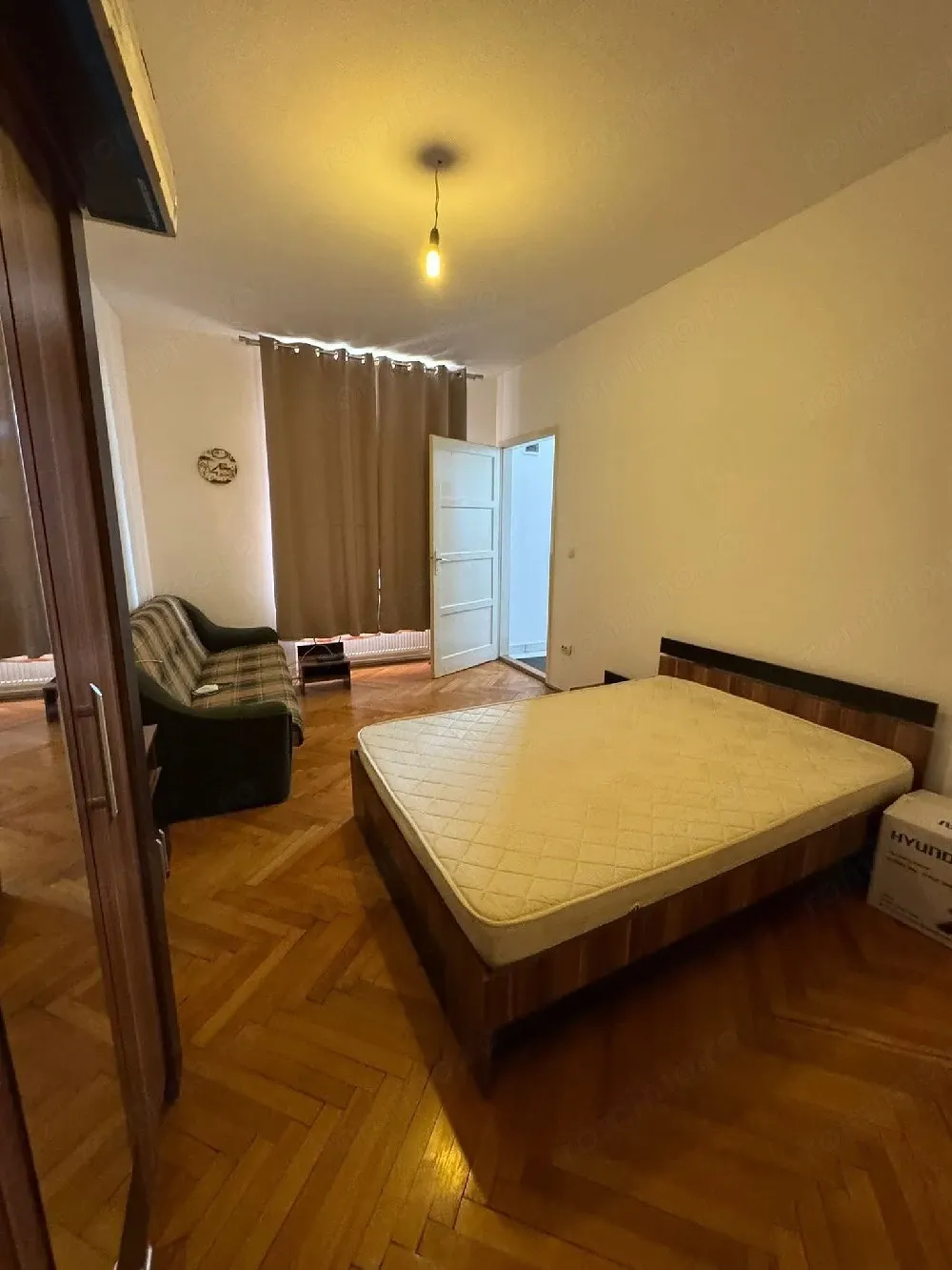 Apartament cu cameră , Centru