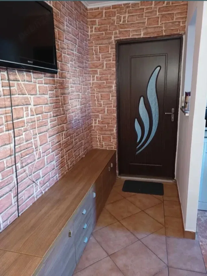 Vand apartament 2 camere Micro 16, et.4 - imagine 1