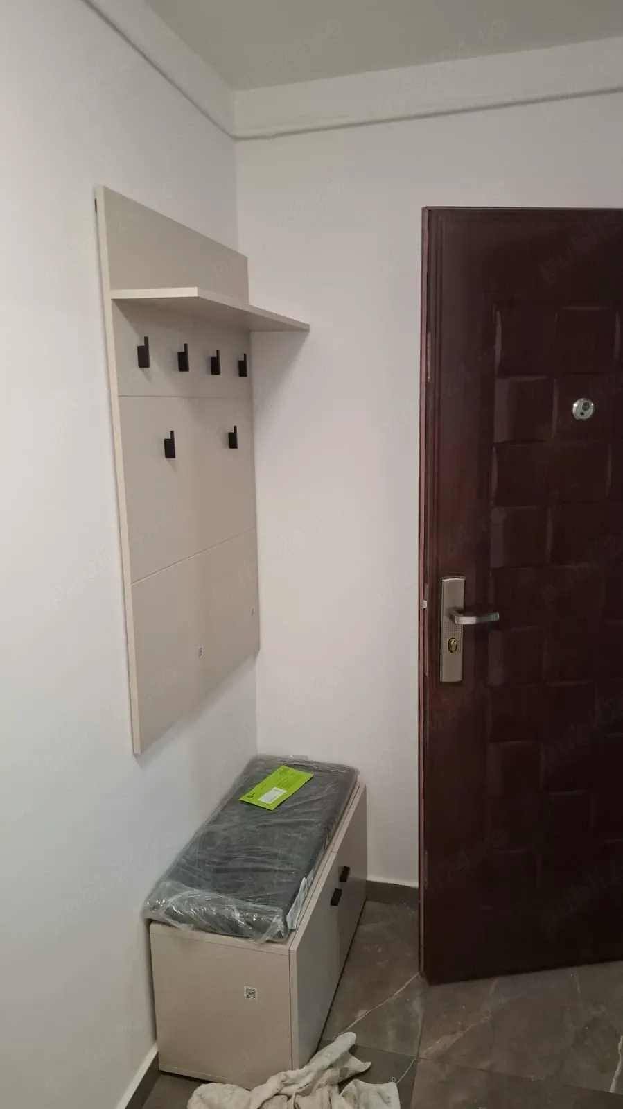 Închiriez apartament cu 2 camere - imagine 1