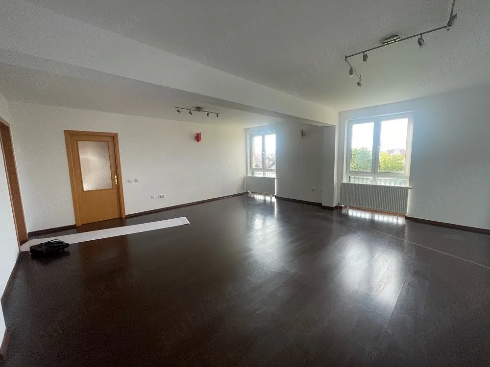 Apartament 3 camere-94 mp Scheia -Suceava