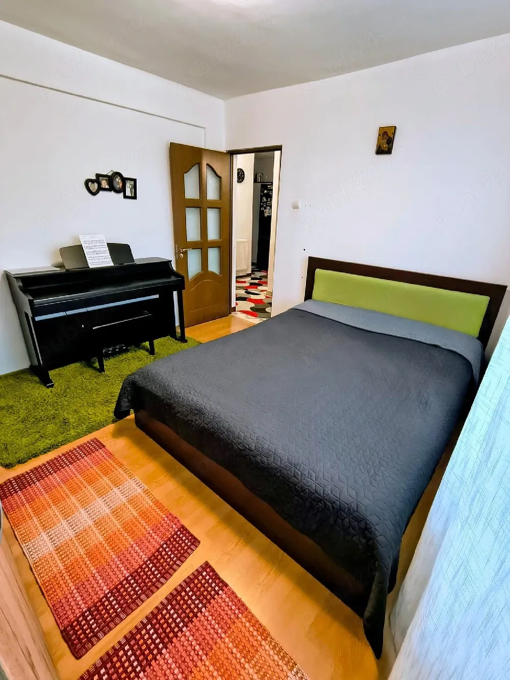 Vand apartament 4 camere decomandate ultracentral Suceava - imagine 1