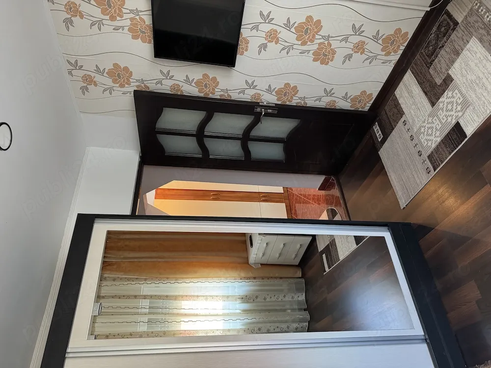 Vând apartament cu două camere