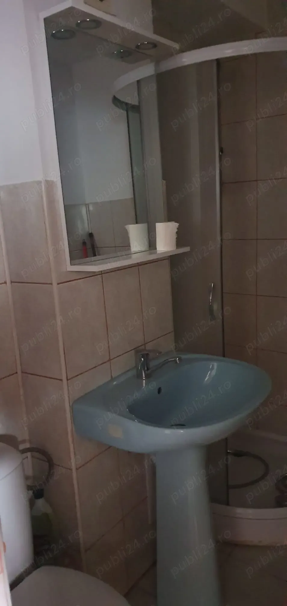 Garsonieră de închiriat