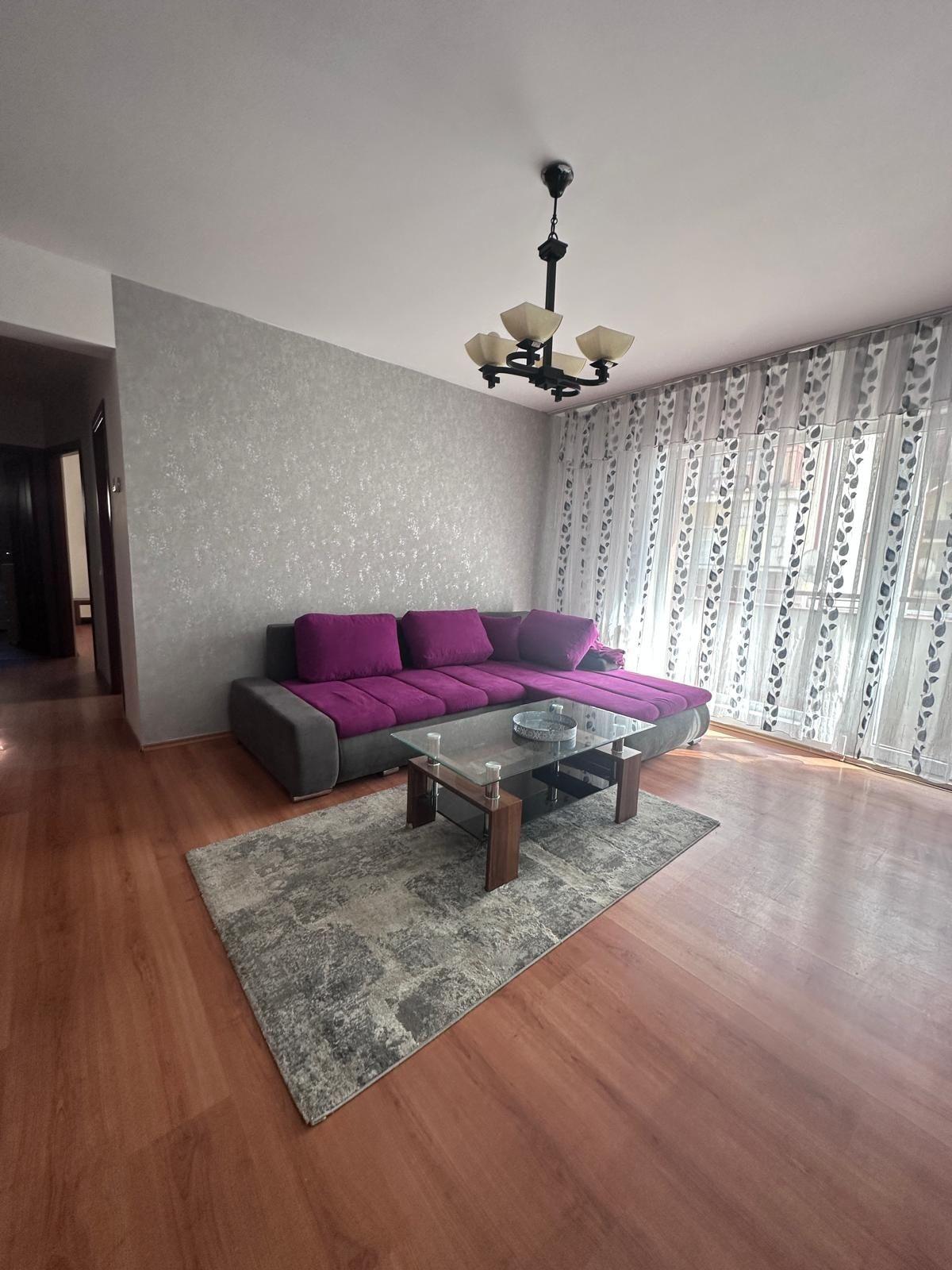 Închiriez Apartament