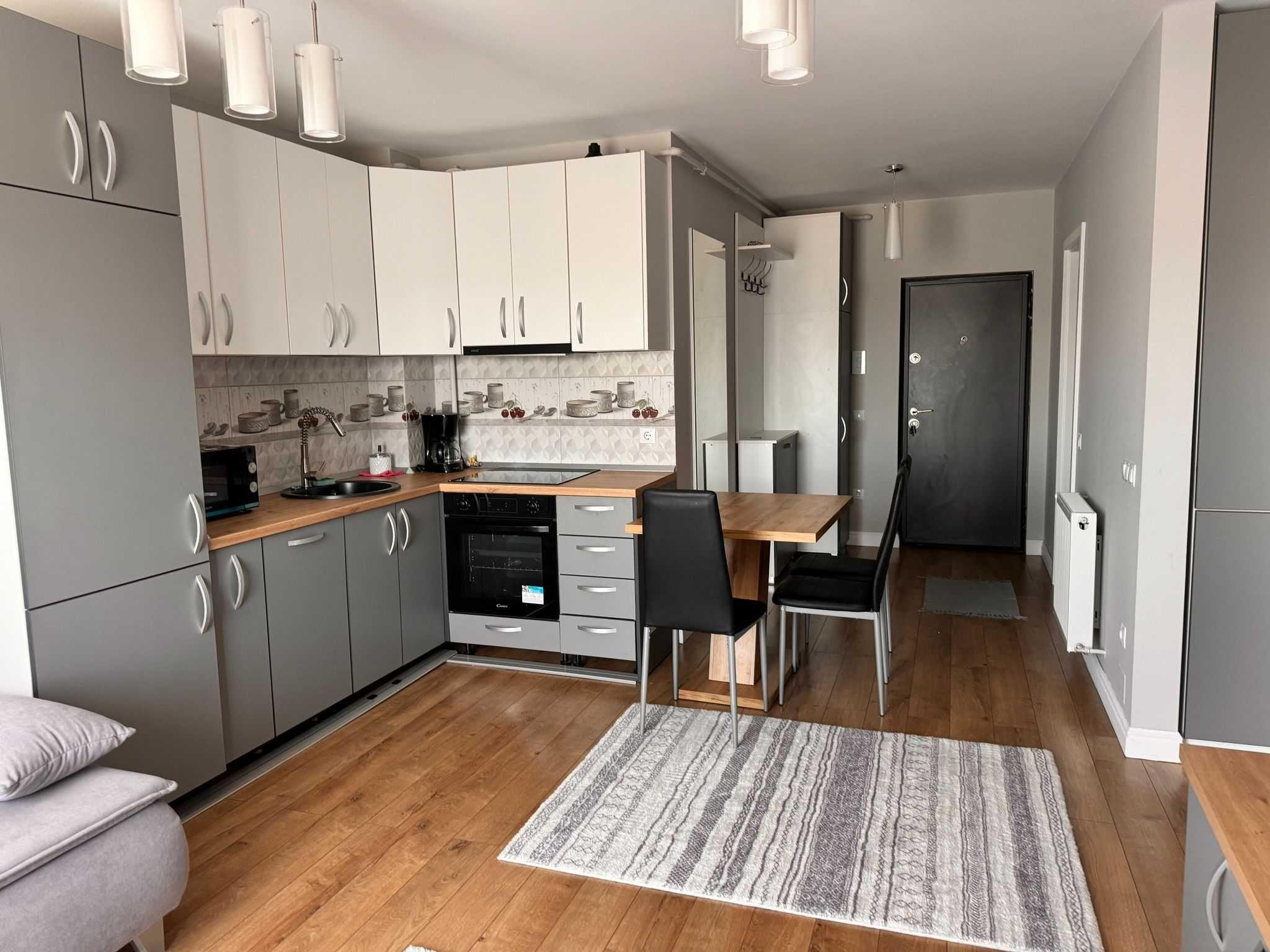 Inchiriez apartament mobilat si utilat in Floresti, str Tineretului