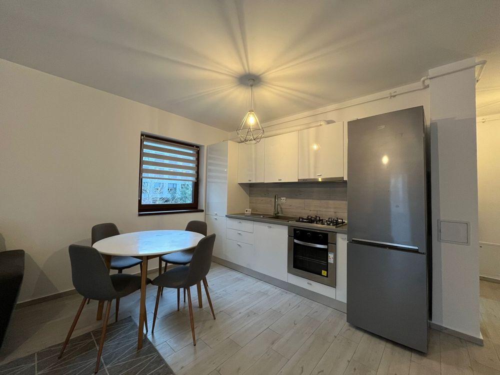 Proprietar inchiriez apt 2 camere in bloc nou