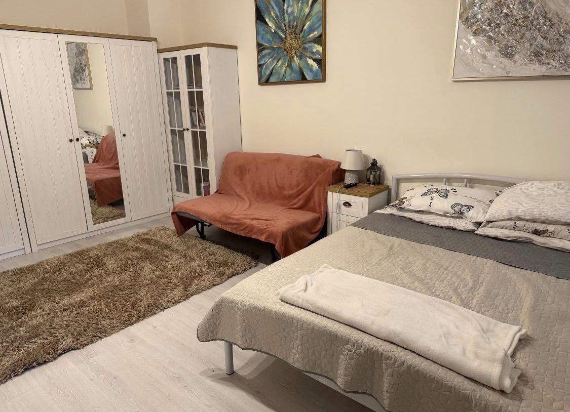 Inchiriez apartament ultracentral Cluj pe Eroilor la 1 minut de Piata Unirii.