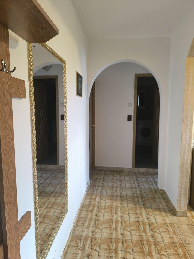 Inchiriez apartament 2 camere