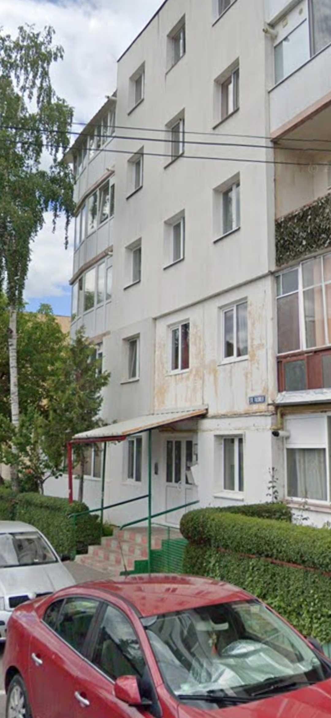 apartament 2 camere semidecomandat Darste , 40mp utili , necesita renovare capitala