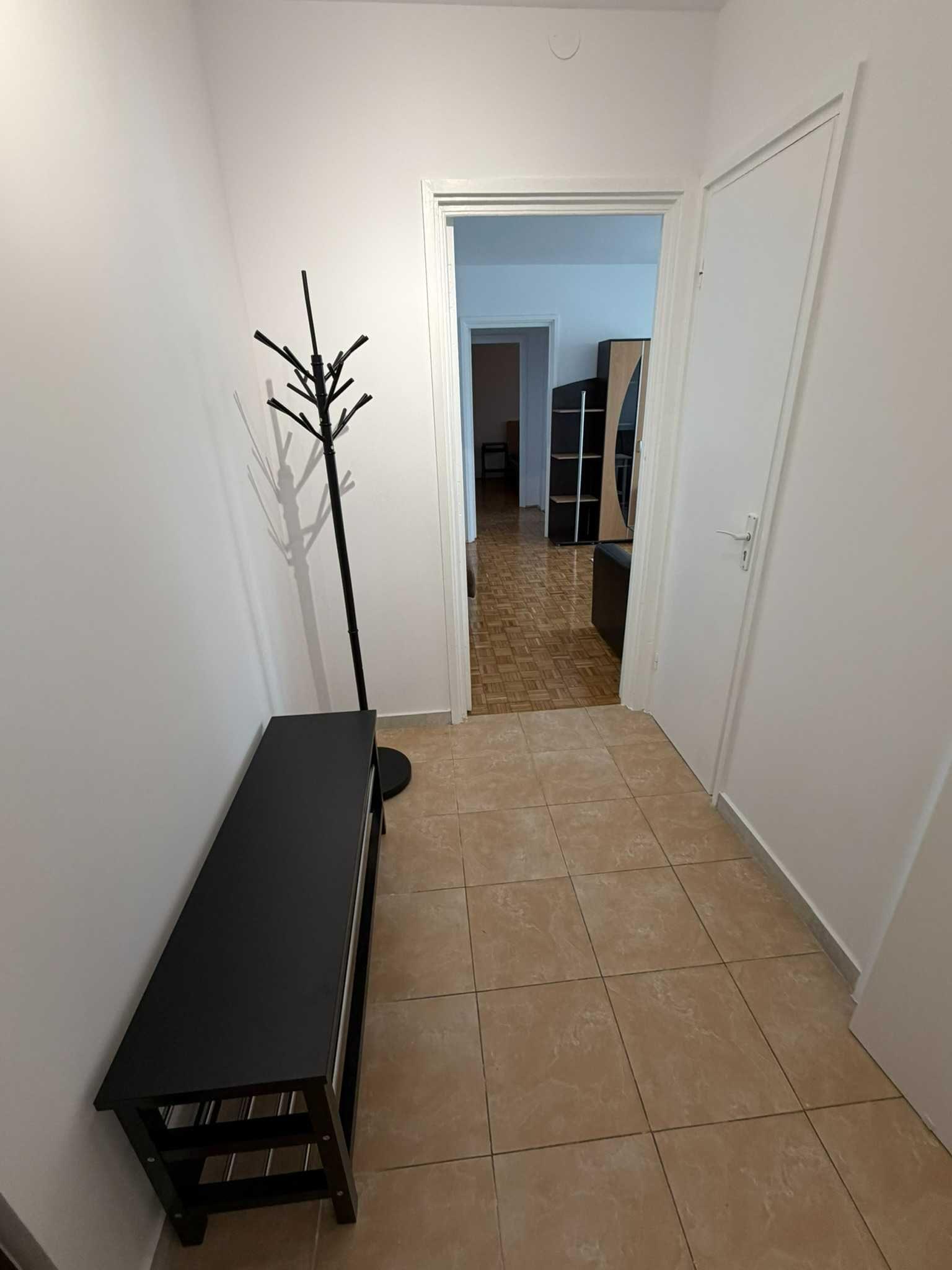 Inchiriez apartament cu 2 camere