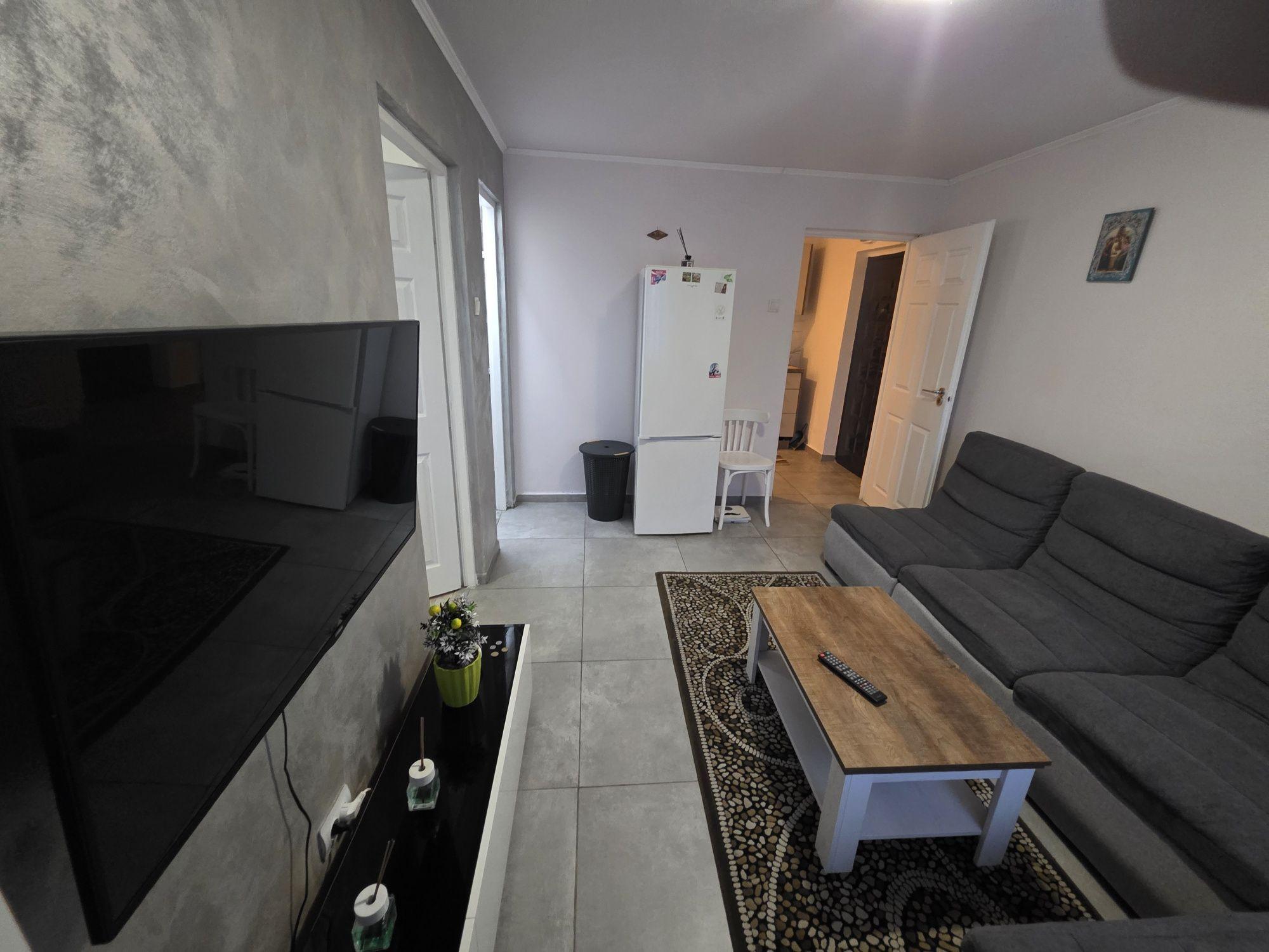 Proprietar vand 2 camere str Suceava etaj 1 vedere stradala