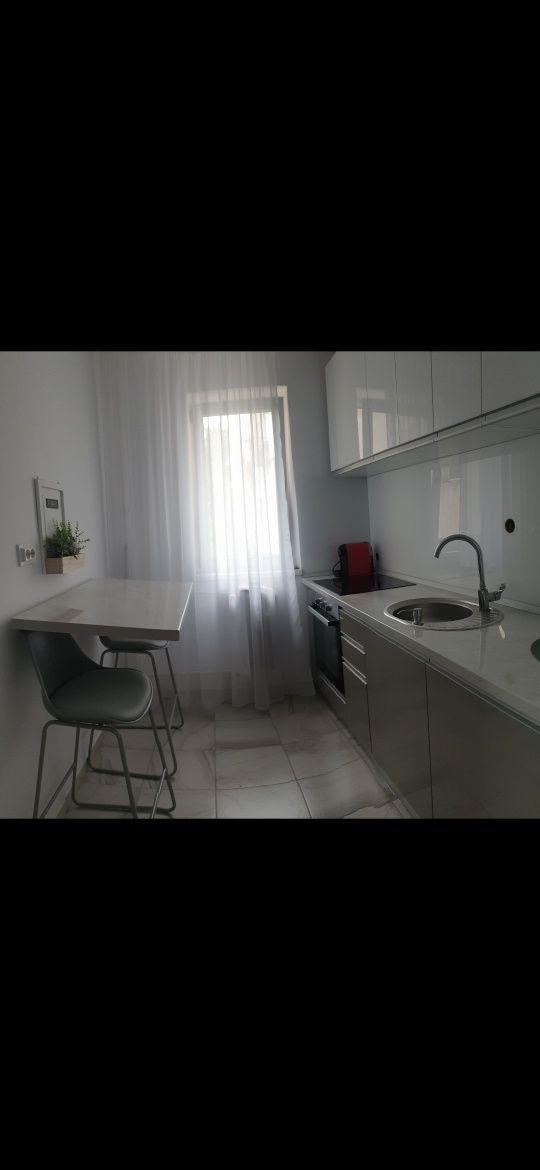 Inchiriez apartament 2 camere tomis nord .