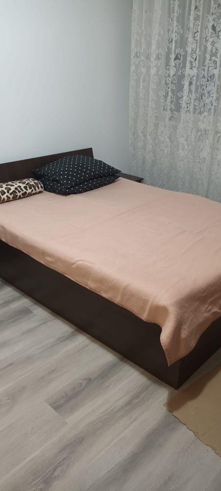 Închiriez cameră de cămin tip garsonieră