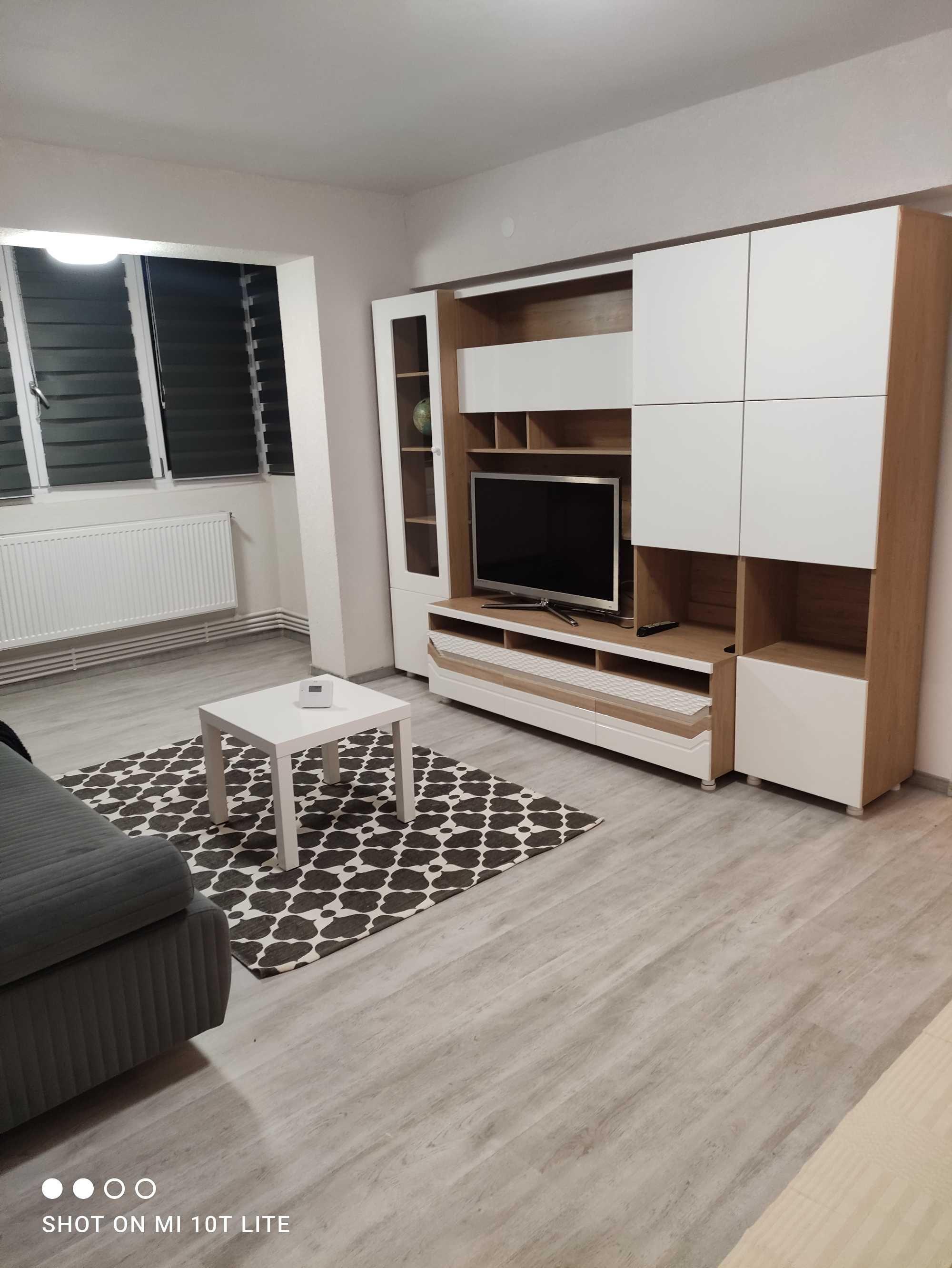 Închiriez apartament 2 camere str Amaradia
