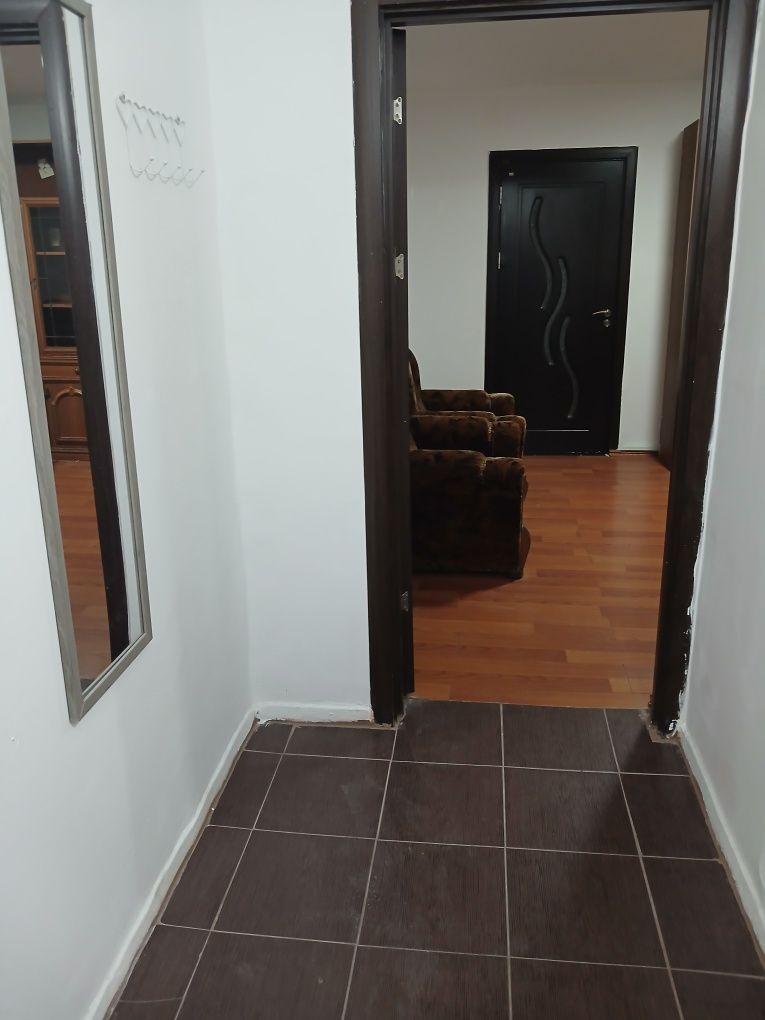 Inchiriez apartament cu 2 camere